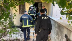 Yangında mahsur kalan babaanne ile torununu itfaiye kurtardı