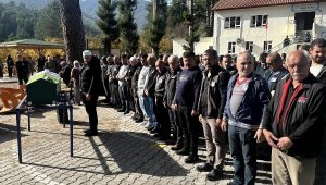Yıkılan duvarın altında kalan Mihriban'ın annesi, 'Annem, Annem' diye feryat etti