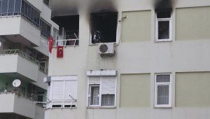 10 katlı apartmanın 2'nci katında yangın paniği