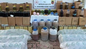 Antalya'da jandarma 3,5 ton sahte zeytinyağı ele geçirdi