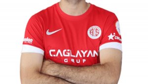 Antalyaspor'da 3 oyuncuyla yollar ayrıldı