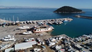 Balıkçı barınağında kışlamaya 'işgalci tekne' engeli