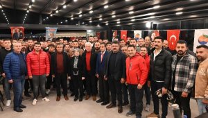 Başkan Geyikçi gençler ile bir arada
