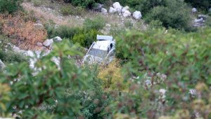 Eşiyle tartışıp, boş otomobili uçuruma itti