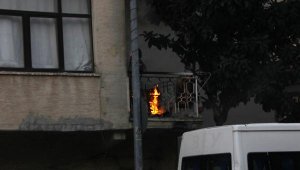 Evdeki yangını itfaiye söndürdü