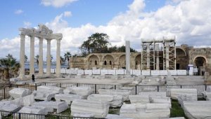 Gece kulübü girişi yapılan Athena Tapınağı, 1800 yıl öncesi haline dönüyor