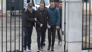 Hafif ticari aracın çarptığı motosikletin sürücüsü Mert, hayatını kaybetti