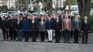 Kemer Belediyesi'nde şehitler için saygı duruşu