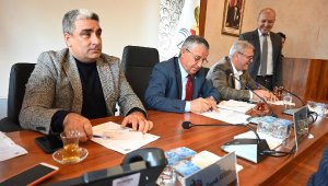 Kemer Belediyesi'nde yeni yılın ilk meclisi