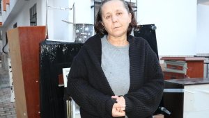 Kirayı ödemediği söylenerek evden çıkarıldı