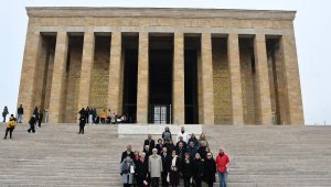 Yaşlı Meclisi'nden Ata'ya ziyaret