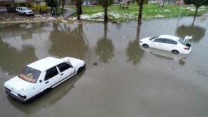 Antalya'yı sağanak vurdu; 5 ilçede okullar tatil