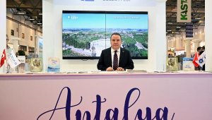 Başkan Böcek EMITT Fuarı'nda