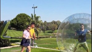 Dev golf sopası ve balon içinde insan videosu ilgi çekti