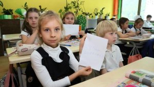 Rus çocuklar Türkçe öğreniyor