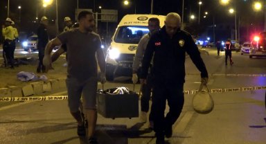 ANTALYA Motosikletten savrulup korkuluklara çarpan kadın öldü, sürücü ağır yaralı