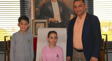 Başkan Kara 23 Nisan geleneğini devam ettirdi