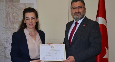 Başkan Kumbul mazbatasını aldı
