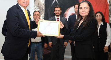 Başkan Topaloğlu mazbatasını aldı