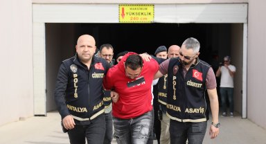 Eğlence mekanına saldırıda 10 gözaltı; Adana'dan Antalya'ya gelmişler