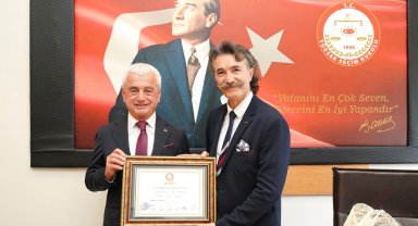Geyikçi mazbatasını aldı