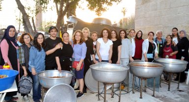 Gönül dostlarından iftar sofrası
