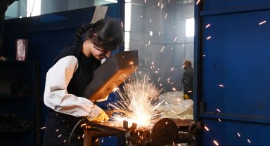 Kadınlara çelik kaynakçılığı kursu