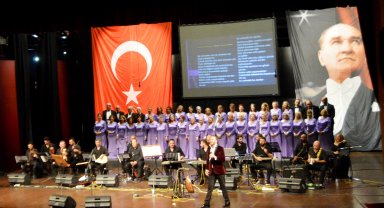 Konserde Orhan Gencebay sürprizi