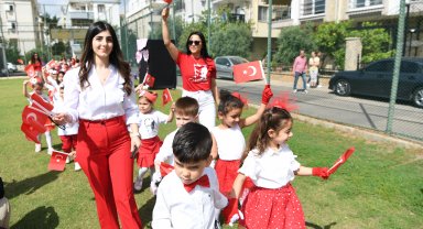 Konyaaltı'nın minikleri 23 Nisan'ı kutladı