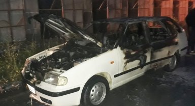 Seyir halindeki otomobilde yangın çıktı