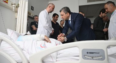 Teleferik kazasında yaralanan 10 yaşındaki Fatih'in, babasının öldüğünden haberi yok