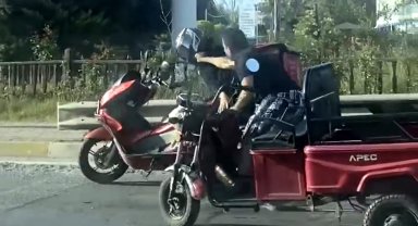 Trafikte yumruklu kavga kamerada