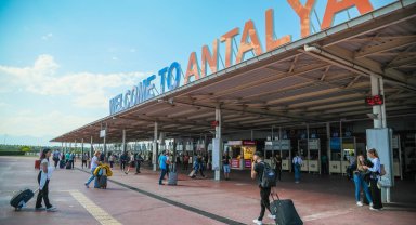 16,7 milyon turistten 110 milyon geceleme; Almanlar Manavgat, Ruslar Kemer'i seviyor