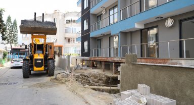 Alanya'da kirişleri kesilen bina mühürlendi