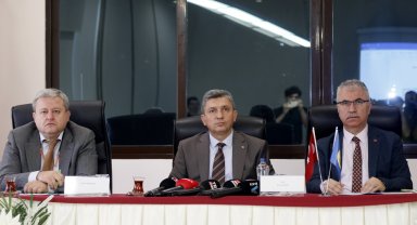 ANTALYA Vali Şahin: Geçen seneye oranla daha fazla yangınla sezona başladık