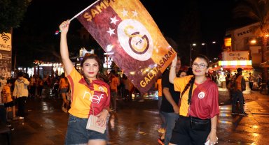 Antalya'da sarı-kırmızılıların şampiyonluk sevinci