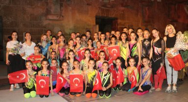 Aspendos'ta Gençlik ve Spor Gösterisi