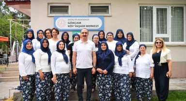 Başkan Kotan, köy yaşam merkezinde kursiyerlerle buluştu