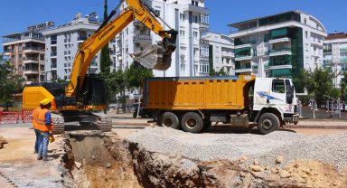 Büyükşehir Belediyesi yağmur suyu drenaj alt yapısını güçlendiriyor