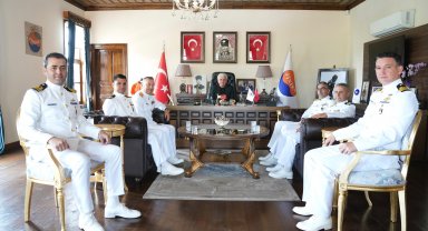 Donanmanın gururları Finike'de