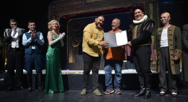 Festivalin perdesi alkışla kapandı