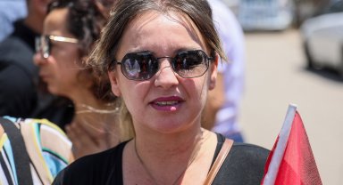 Kardeşinin velisi olarak okula gelen abla, müdür yardımcısını darbetti