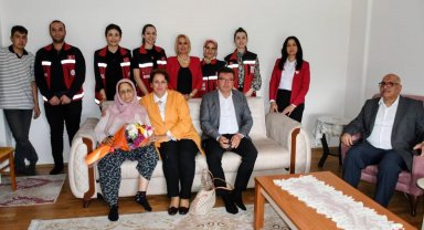 Kaymakam Şahin, şehit annelerini ziyaret etti