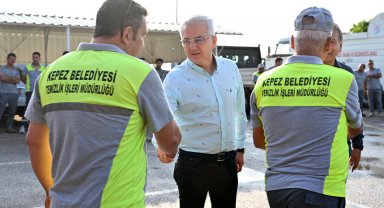 Kepez Başkan Vekili Altekin 1 Mayıs'ta işçinin yanında