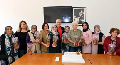 Kepez'de Anneler Günü'ne özel anlamlı ziyaret