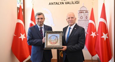 KKTC Meclis Başkanı Töre'den valilik ziyareti