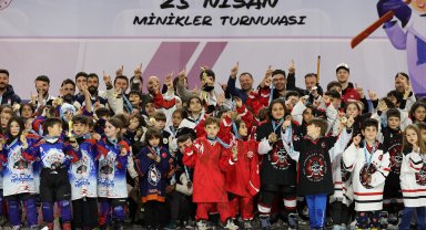 Minik hokeyciler sezona hızlı başladı