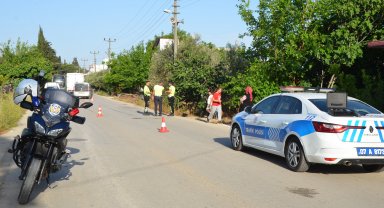 Motosiklet sürücüsü kadın kazada öldü