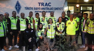 Motosiklet tutkunlarına güvenli sürüş için telsiz eğitimi