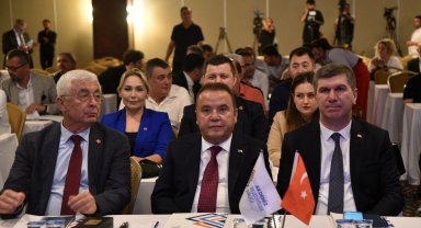 Muhittin Böcek, Akdeniz Belediyeler Birliği'nin başkanı oldu